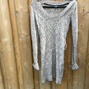 Le Chateau sweater dress size medium
